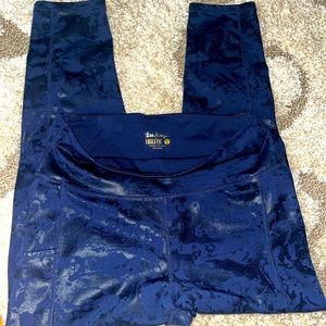 Lilly Pulitzer navy leggings large